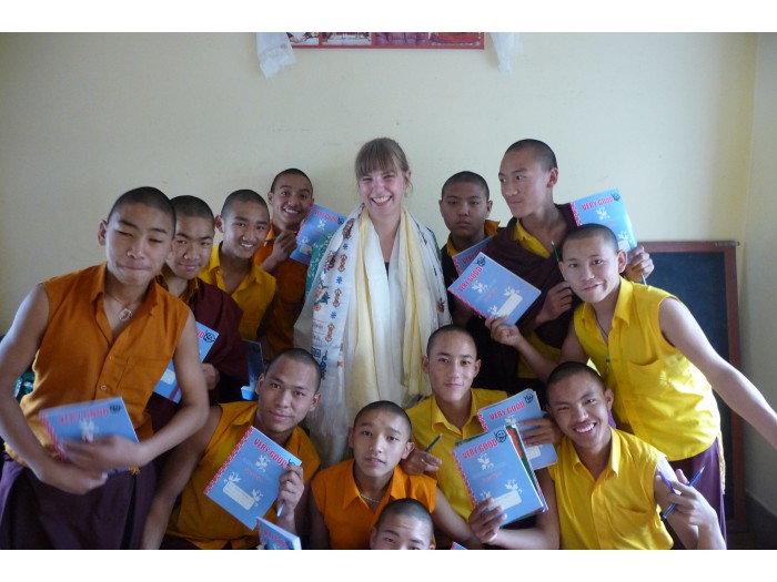 仏教僧院で教育プログラム
